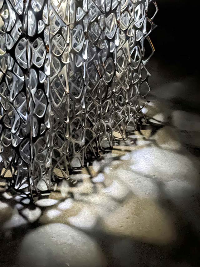 Elettricità dal calore corporeo. Pelt Chair per illuminare il futuro