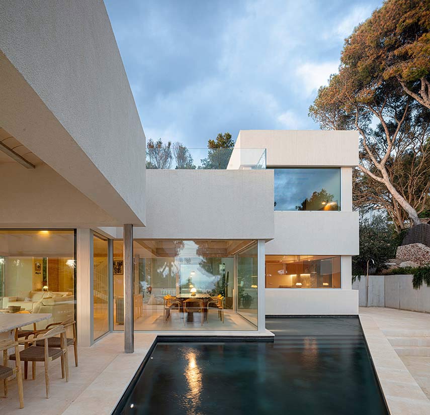 From difficulty to design opportunity. Bundle House in Menorca