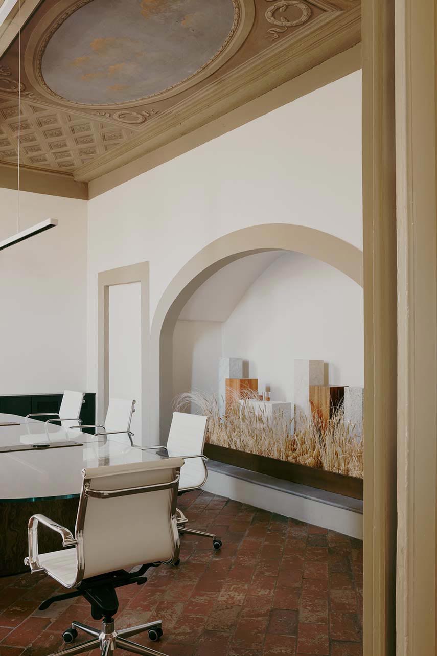 Business needs and untouchable historical heritage: the HN Headquarter