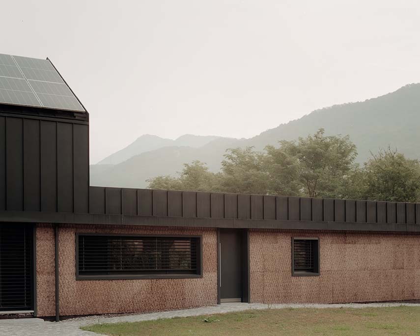 A border house: sustainable architecture between Italy and Switzerland