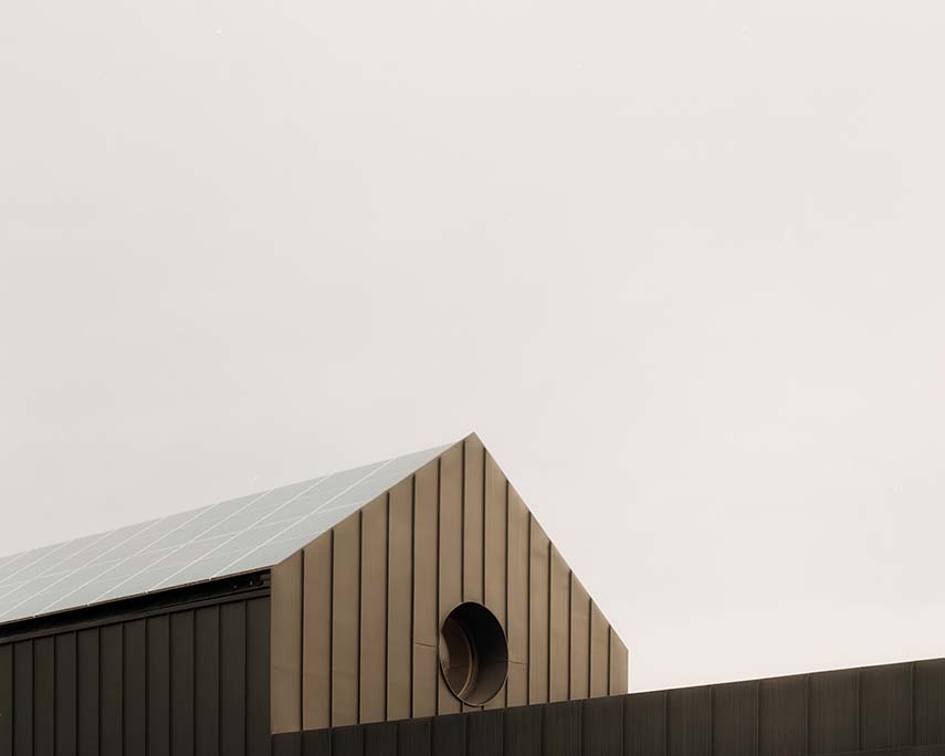 A border house: sustainable architecture between Italy and Switzerland