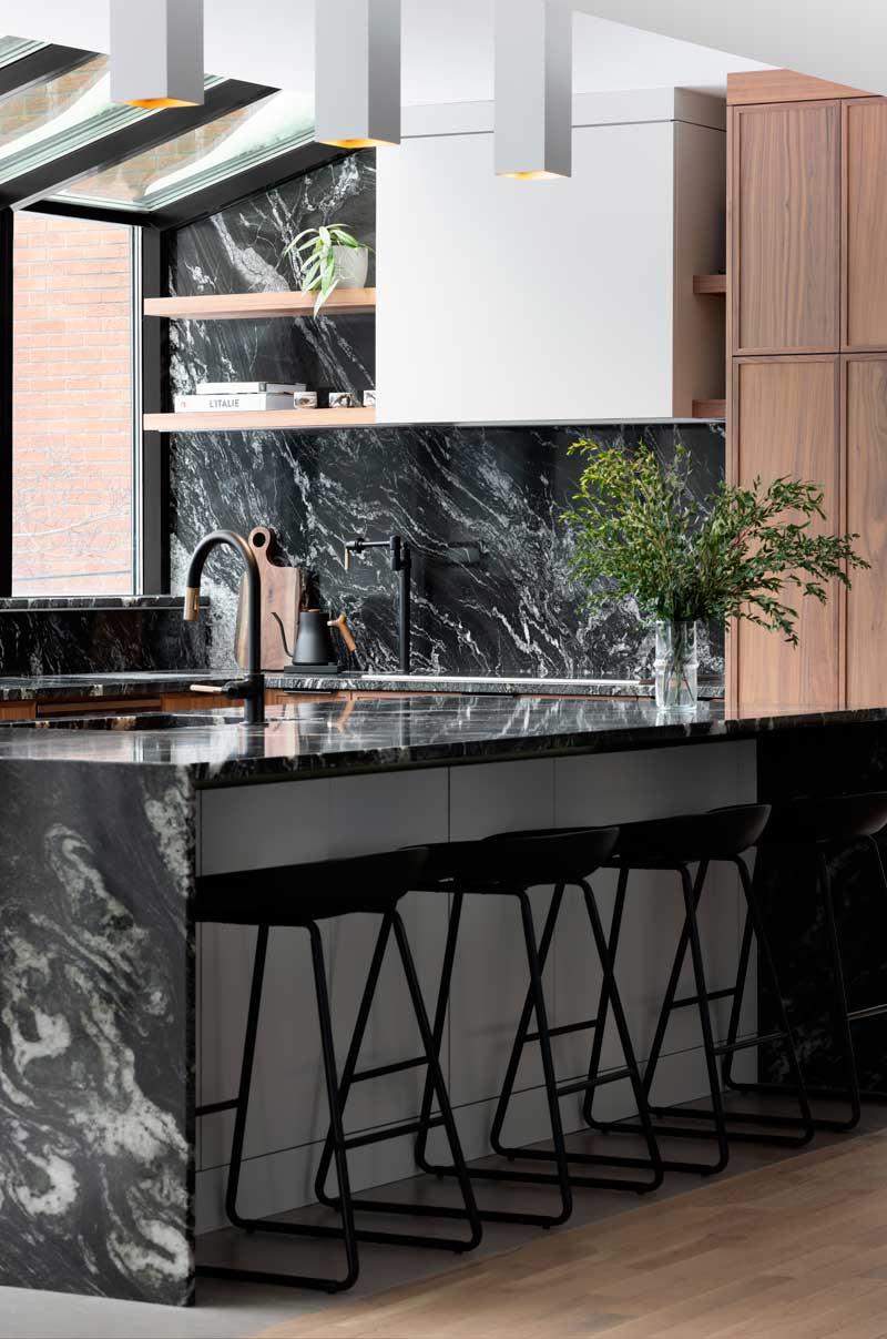 La Maison Côte-Sainte-Catherine : lumière et poésie dans un espace retrouvé