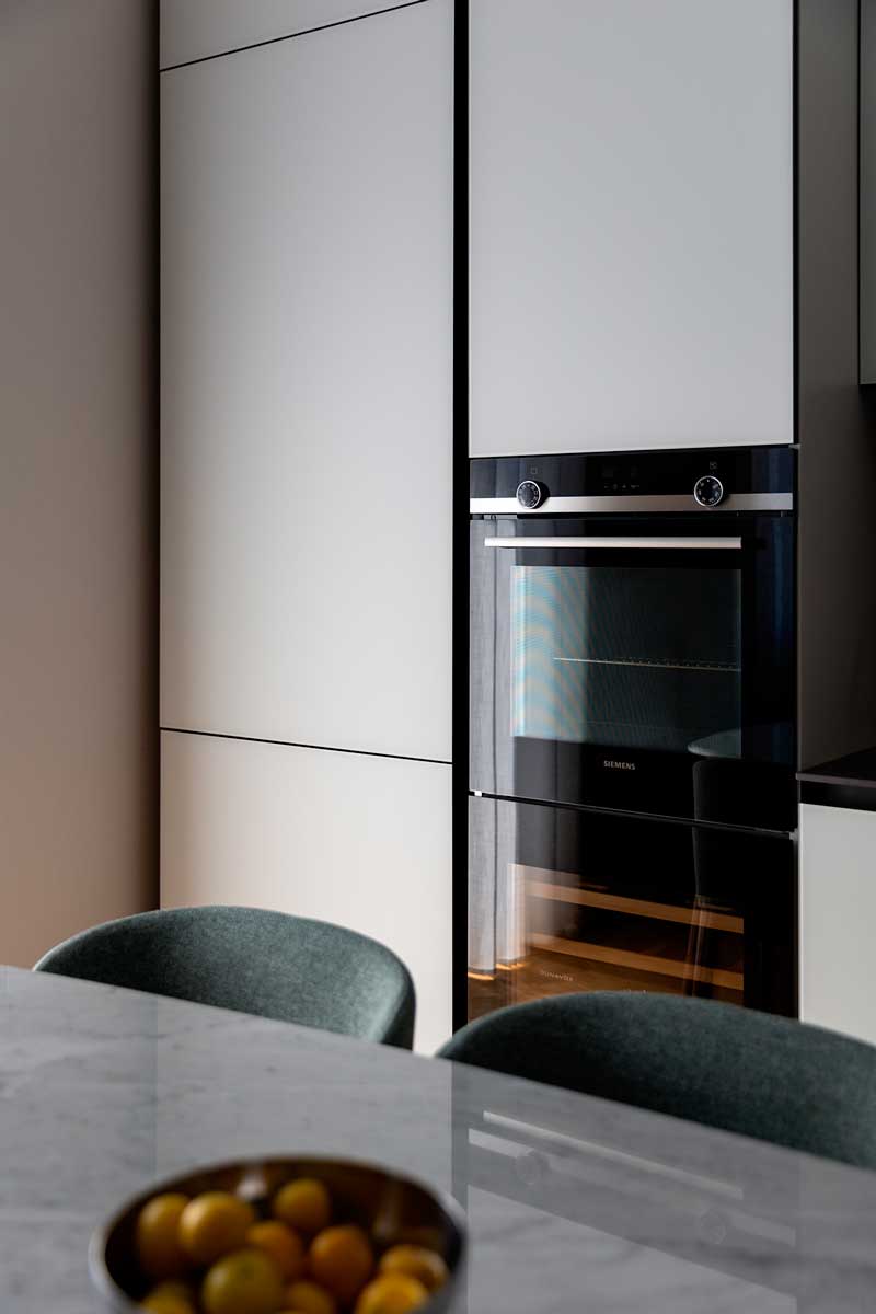 Elegancia y luz: VTR, un apartamento de los años '20 renace en Milán.