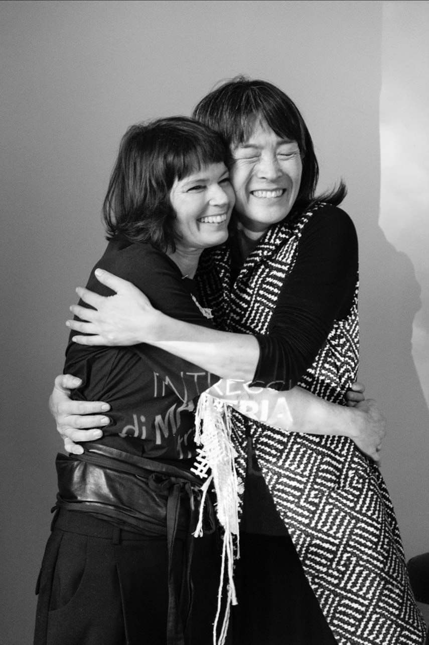 U INVERSE | Tissages de matière entre lumières et ombres amènent l'art dans le quotidien