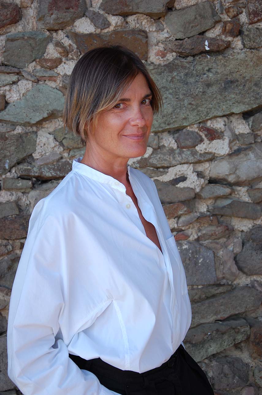 Le fil de la mémoire : l'art textile de Caterina Frongia