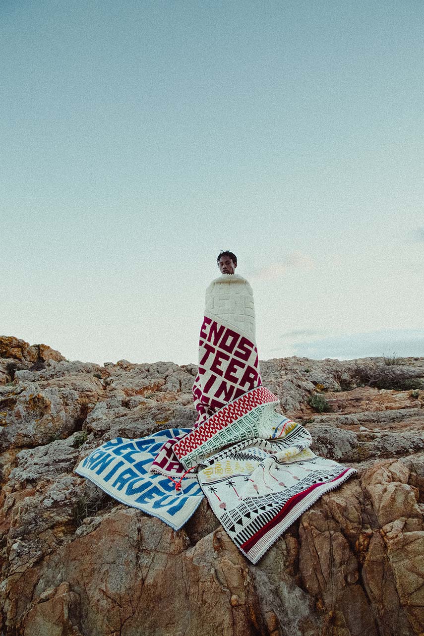 Le fil de la mémoire : l'art textile de Caterina Frongia