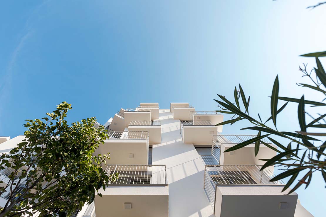 Volume snello, dinamico e frastagliato: il Mater Apartment Building