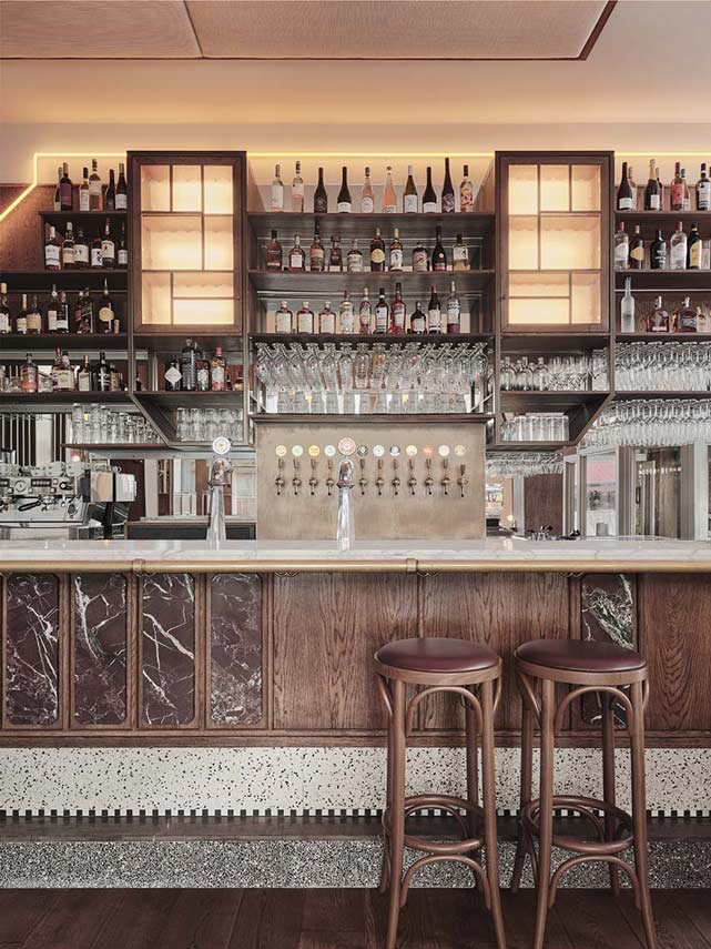 Bar Leo Goudvisch. A mirror of Amsterdam's cultural mosaic