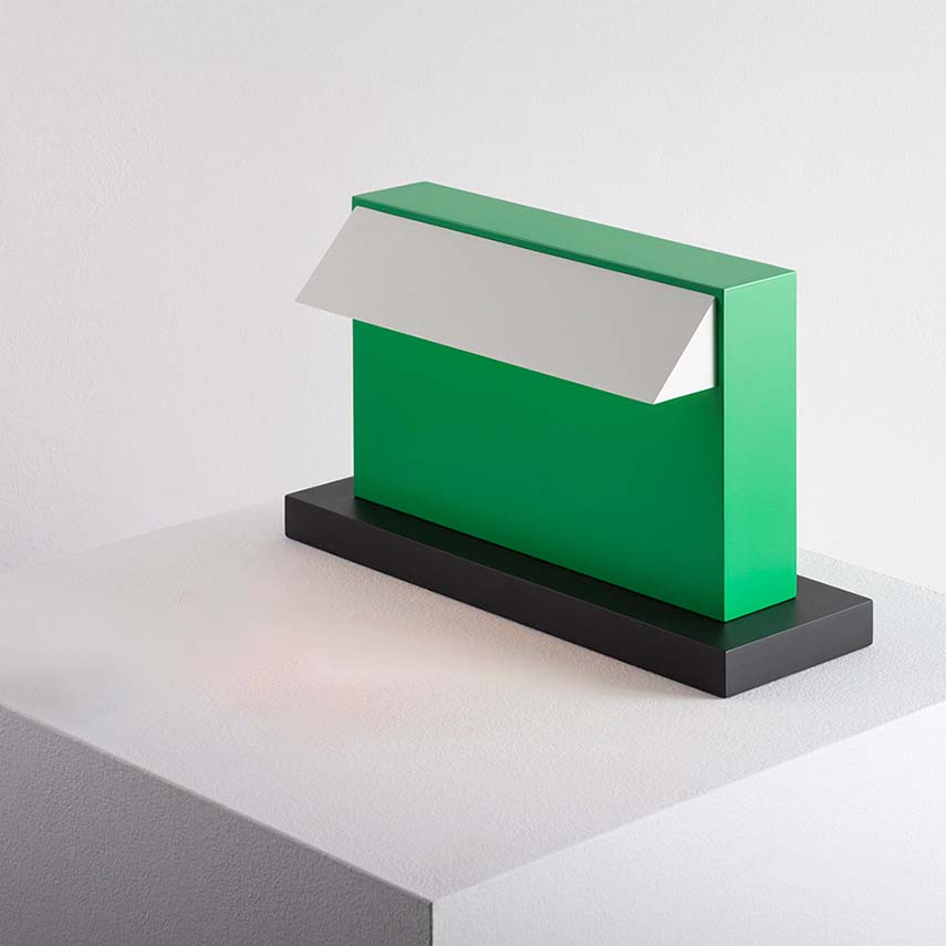 Diseño, luz y espiritualidad. Ettore Sottsass en exhibición.