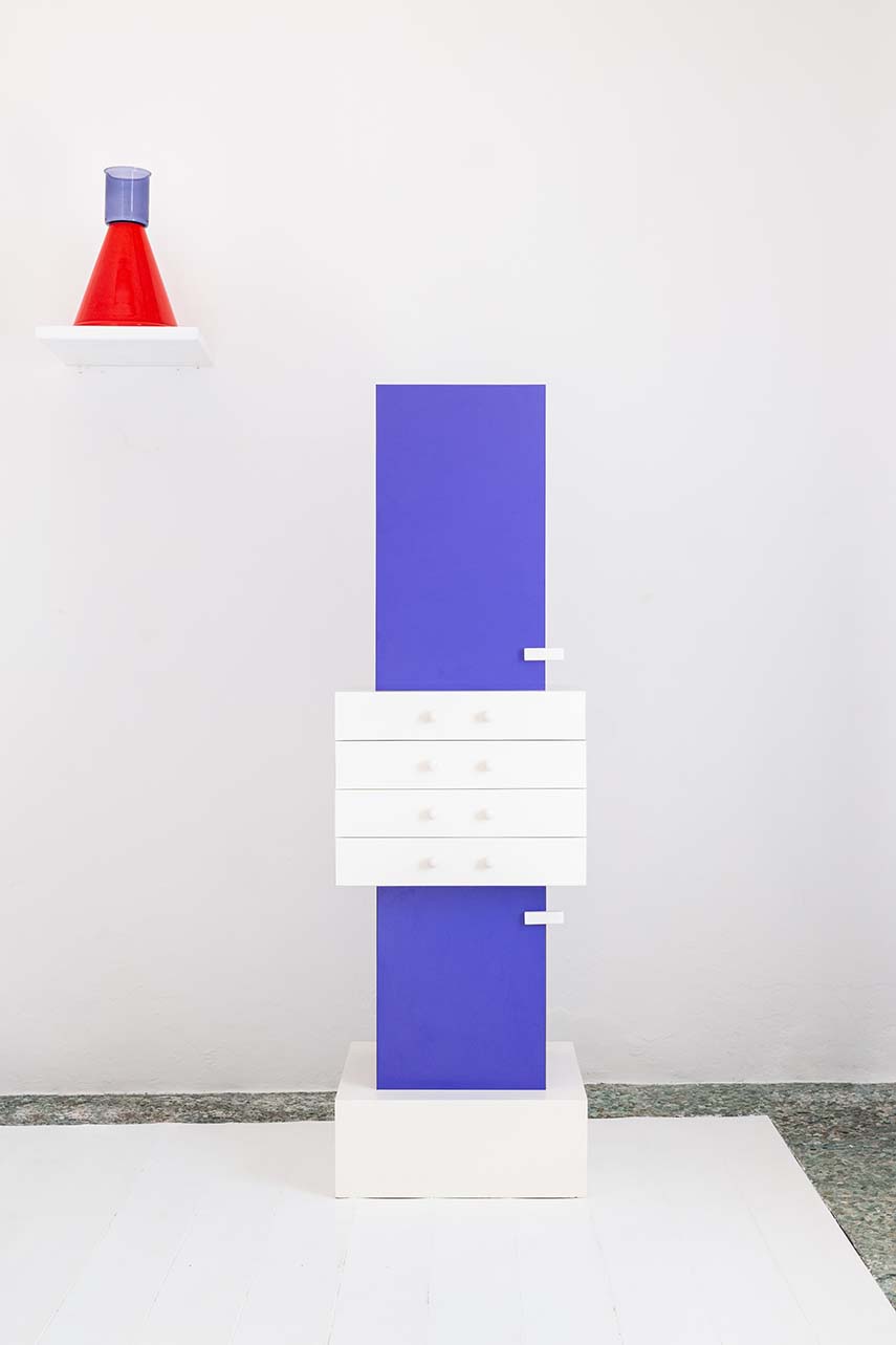 Diseño, luz y espiritualidad. Ettore Sottsass en exhibición.