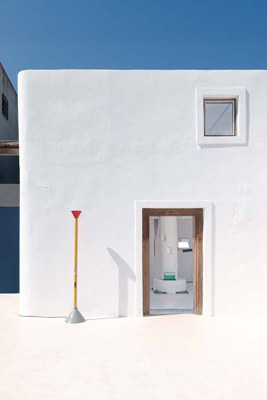 Diseño, luz y espiritualidad. Ettore Sottsass en exhibición.