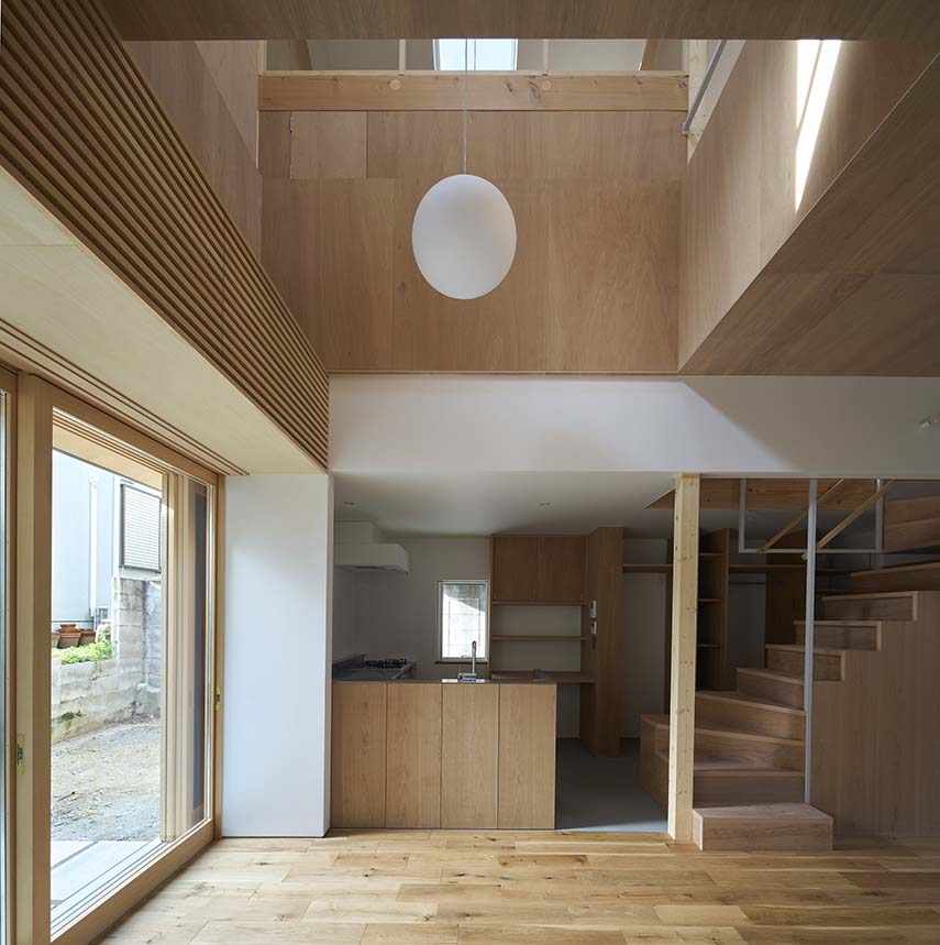 Japanese tradition and contemporary fluidity. House in Hanazono