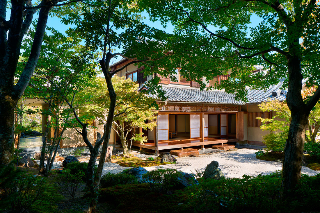 HOGAN: harmony between Zen gardens and timeless architecture