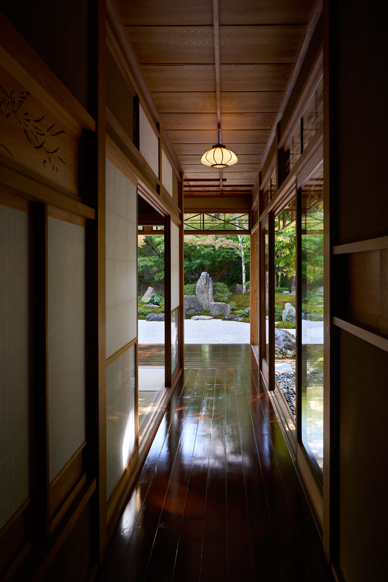 HOGAN: harmony between Zen gardens and timeless architecture