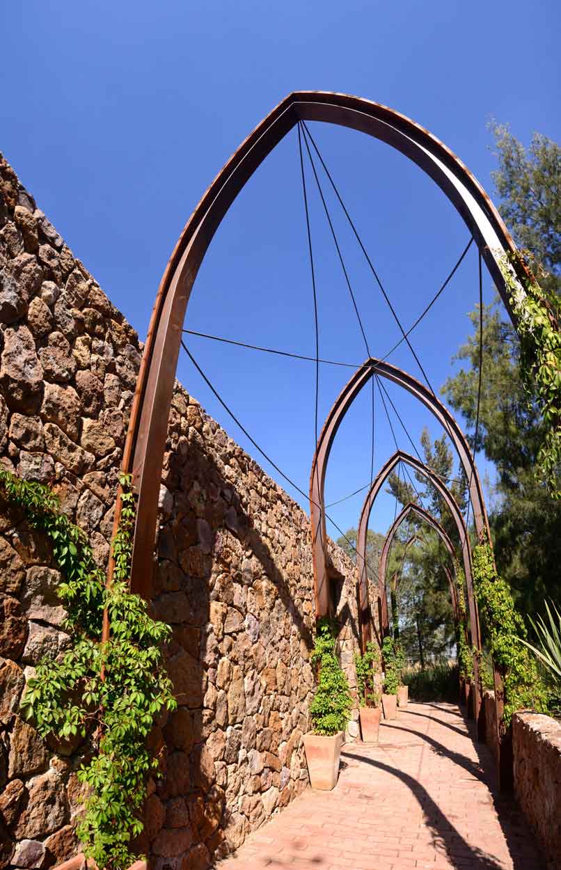 Jardines del Claustro SF: pierre, nature et mémoire