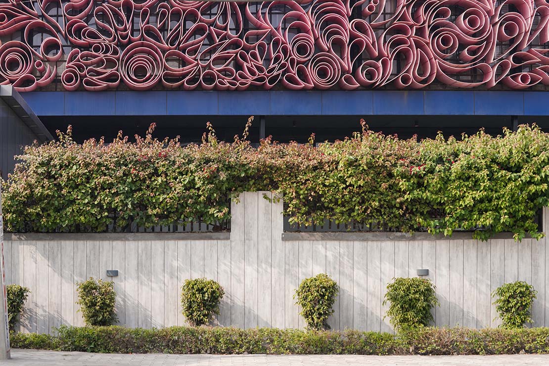 Textile waves. An architectural identity for Handtex Industries.