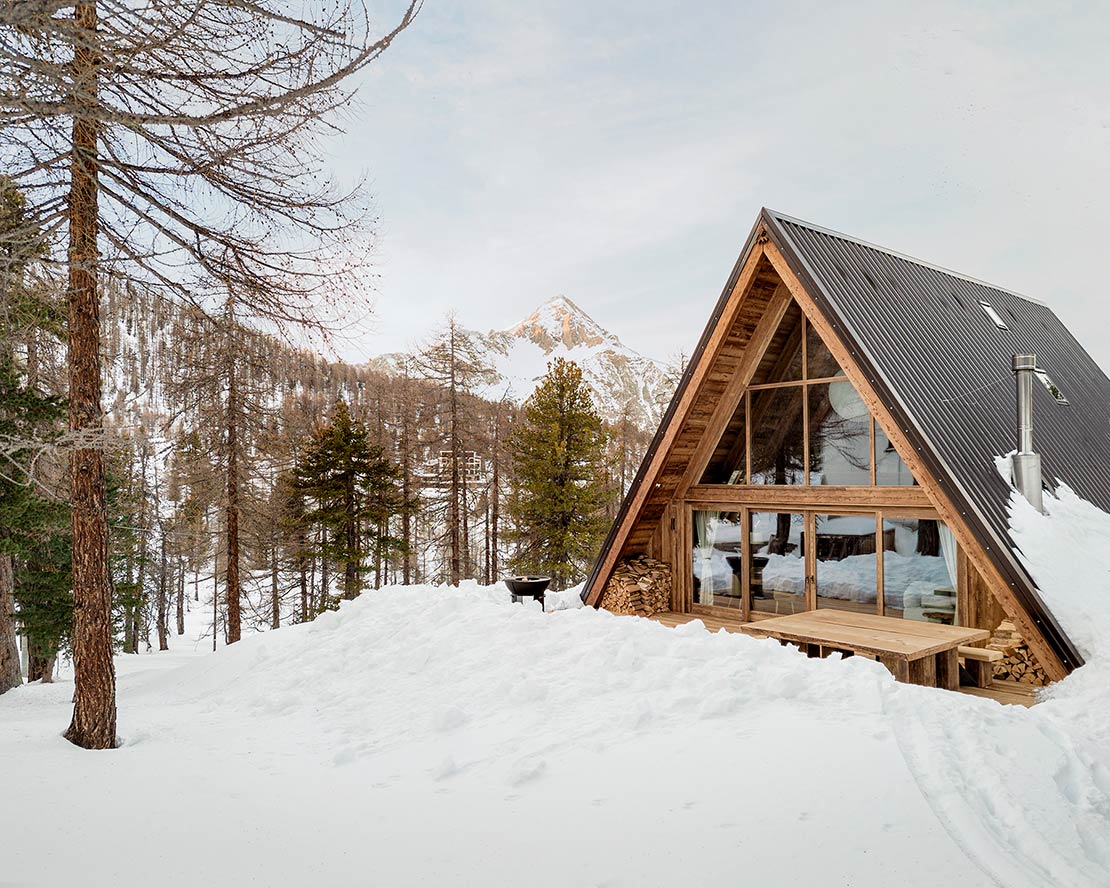 Tra le vette e la luce. Uno chalet che interpreta la montagna