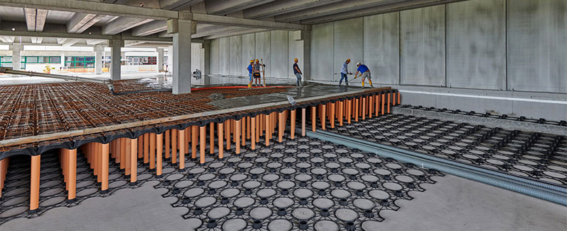Plastic formwork for foundations and retaining walls