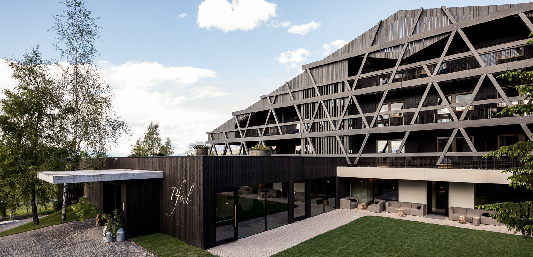 Struttura ricettiva realizzata con struttura in legno LignoAlp