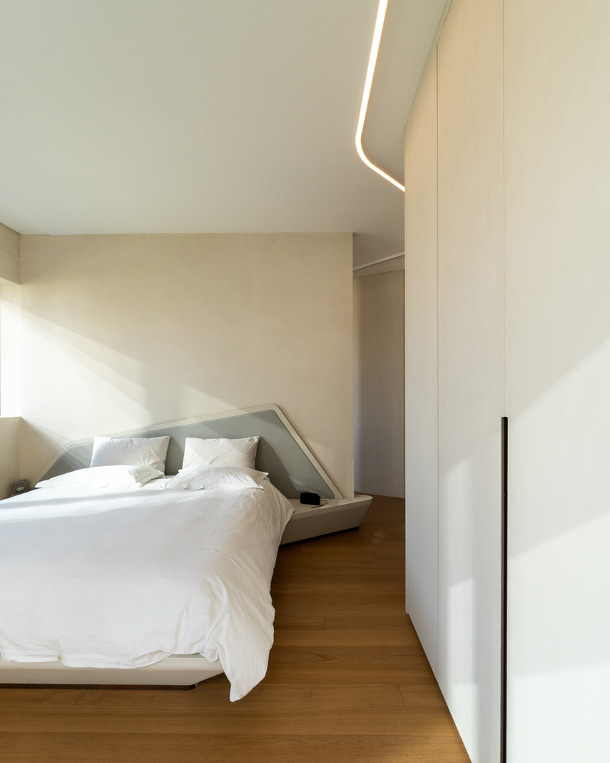 Formes fluides, lumière et matière. Un projet d'intérieur à CityLife