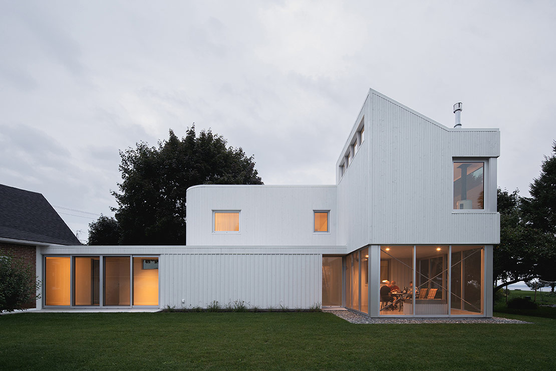 Return to the river, inhabit the time