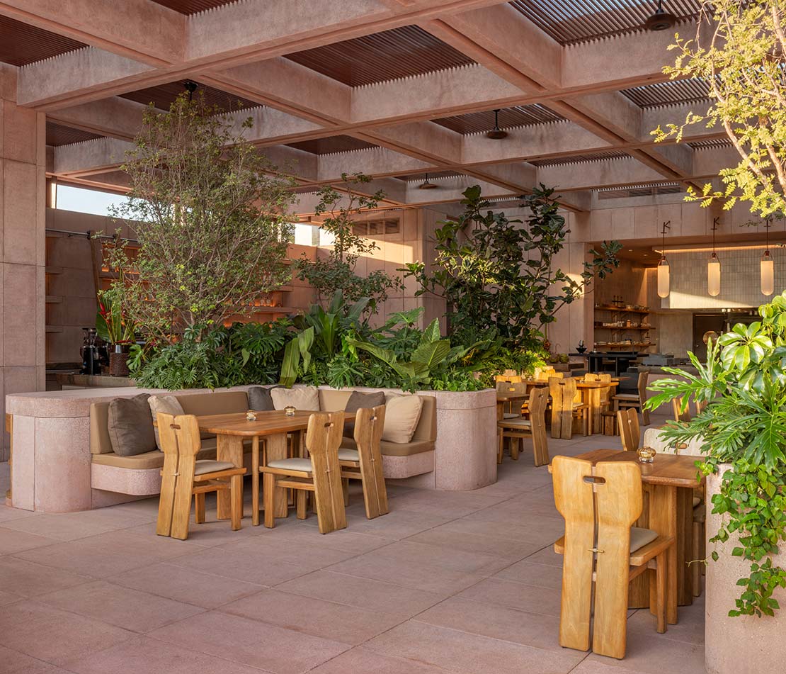 Rubra: espacio, luz y materia construyen una narrativa íntima e inmersiva.