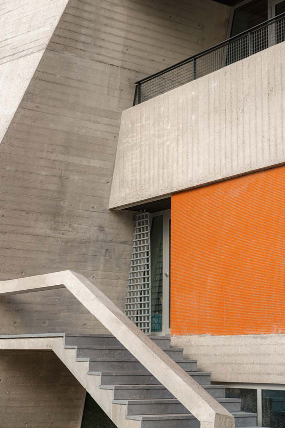 Torre Bunker y parque para revitalizar la obra brutalista de Maaskant