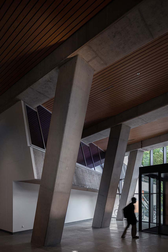 Torre Bunker y parque para revitalizar la obra brutalista de Maaskant