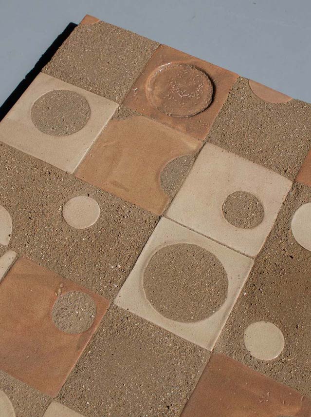 Elementos, the studio as laboratory creates presence, attention, rhythm