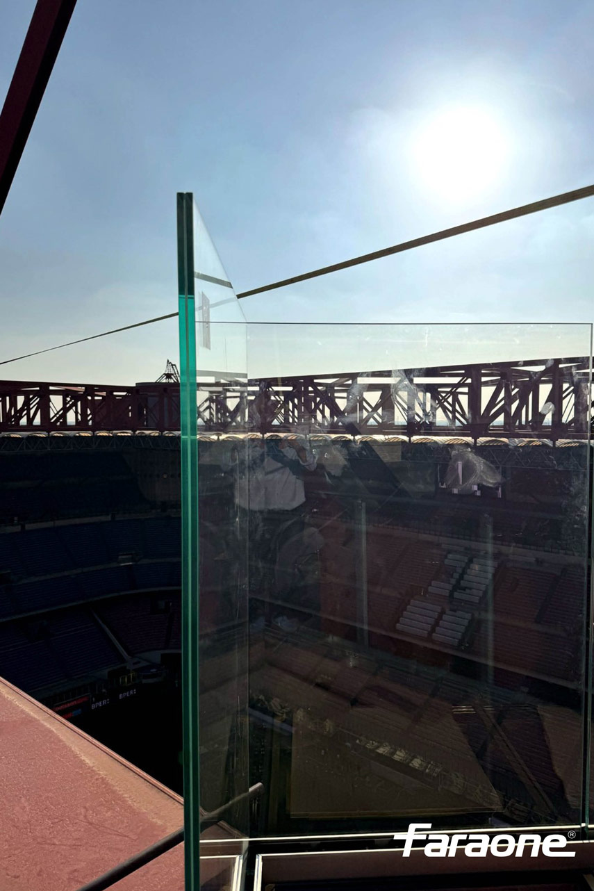 San Siro Skywalk: il parapetto che protegge senza interrompere la vista
