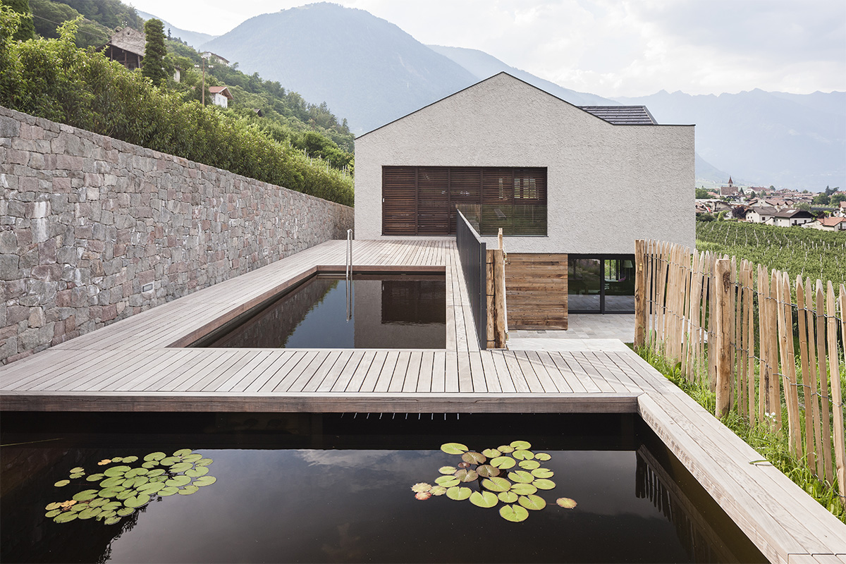Villa a Lana con serramenti Optiwin Purista