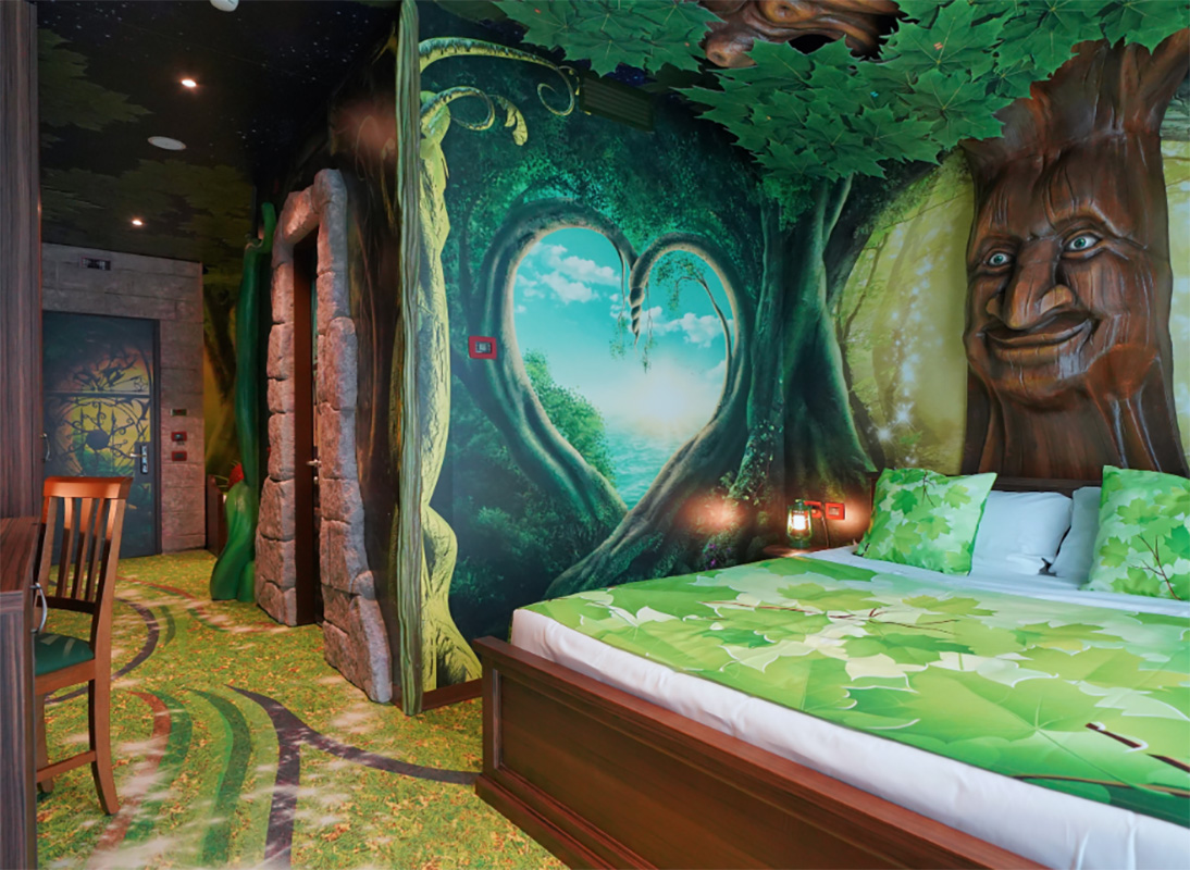 Stanza Gardaland Magic Hotel con porte personalizzate San.Co