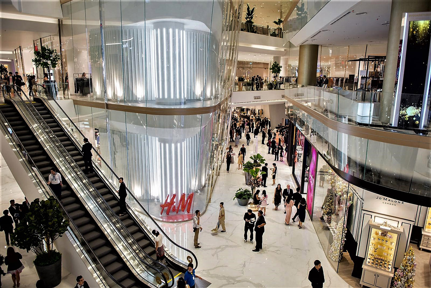 Iconsiam Bankok lastre gres porcellanato con tecnologia Active