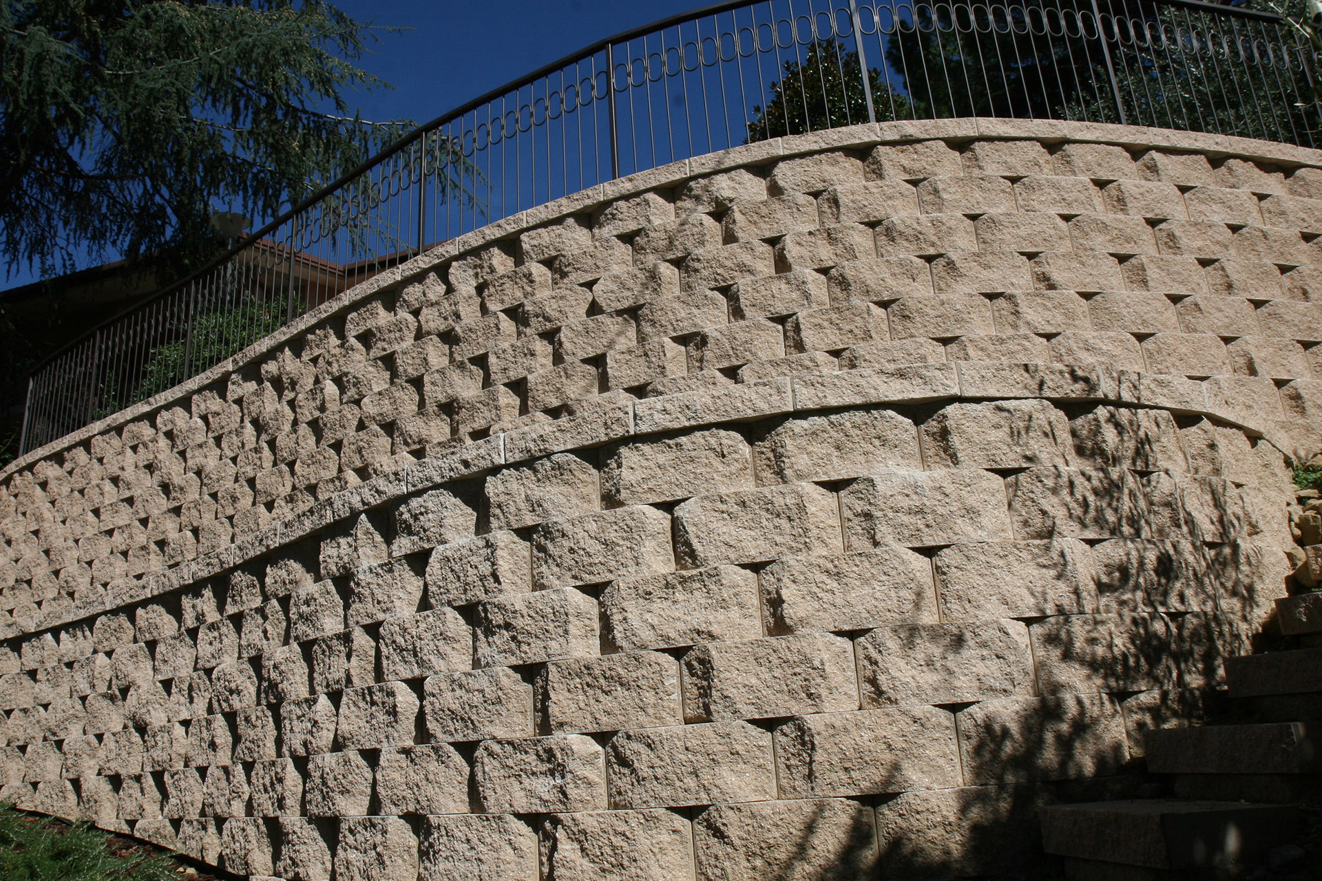 Muro di contenimento