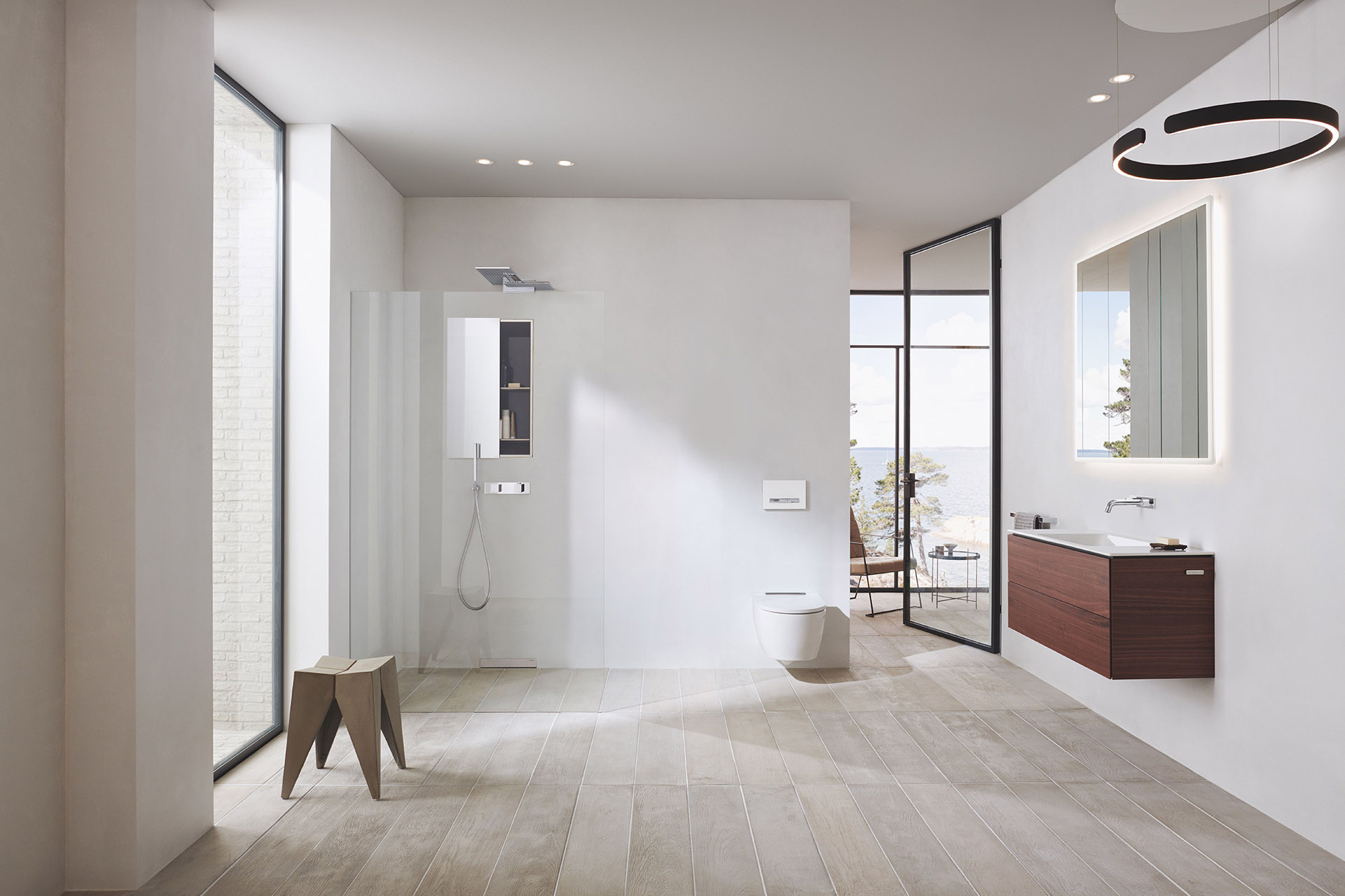 Design, comfort e igiene si uniscono in una collezione di elementi per l’arredo bagno