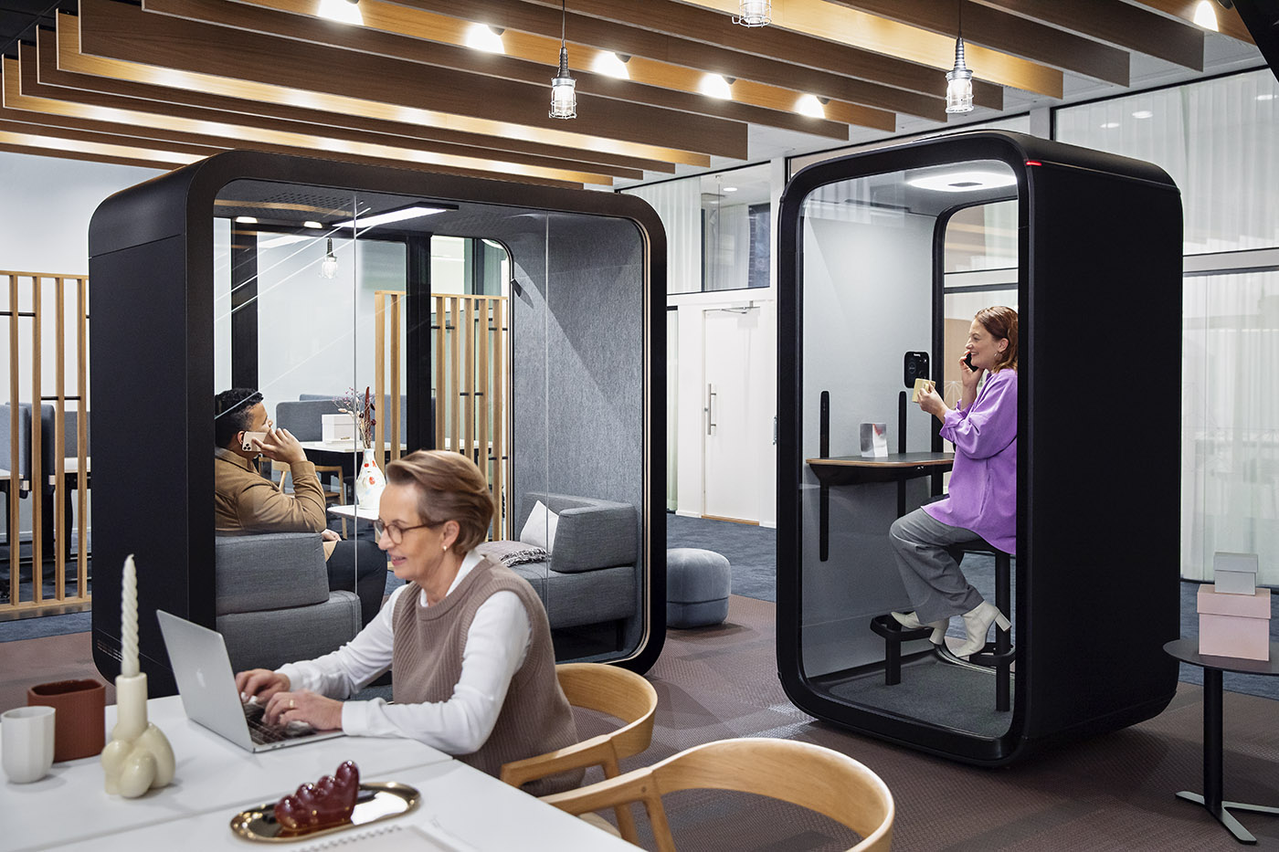 Telephone booth for offices. Design and technology to prepare for the growing demand for video conferencing