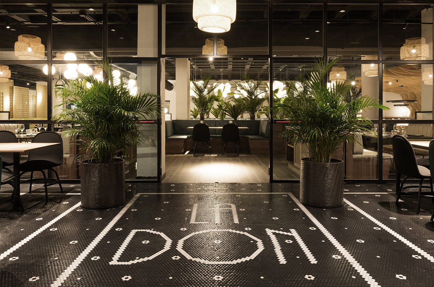 Ladon Restaurant in Tenerife. References to Greek mythology and dreamlike atmospheres