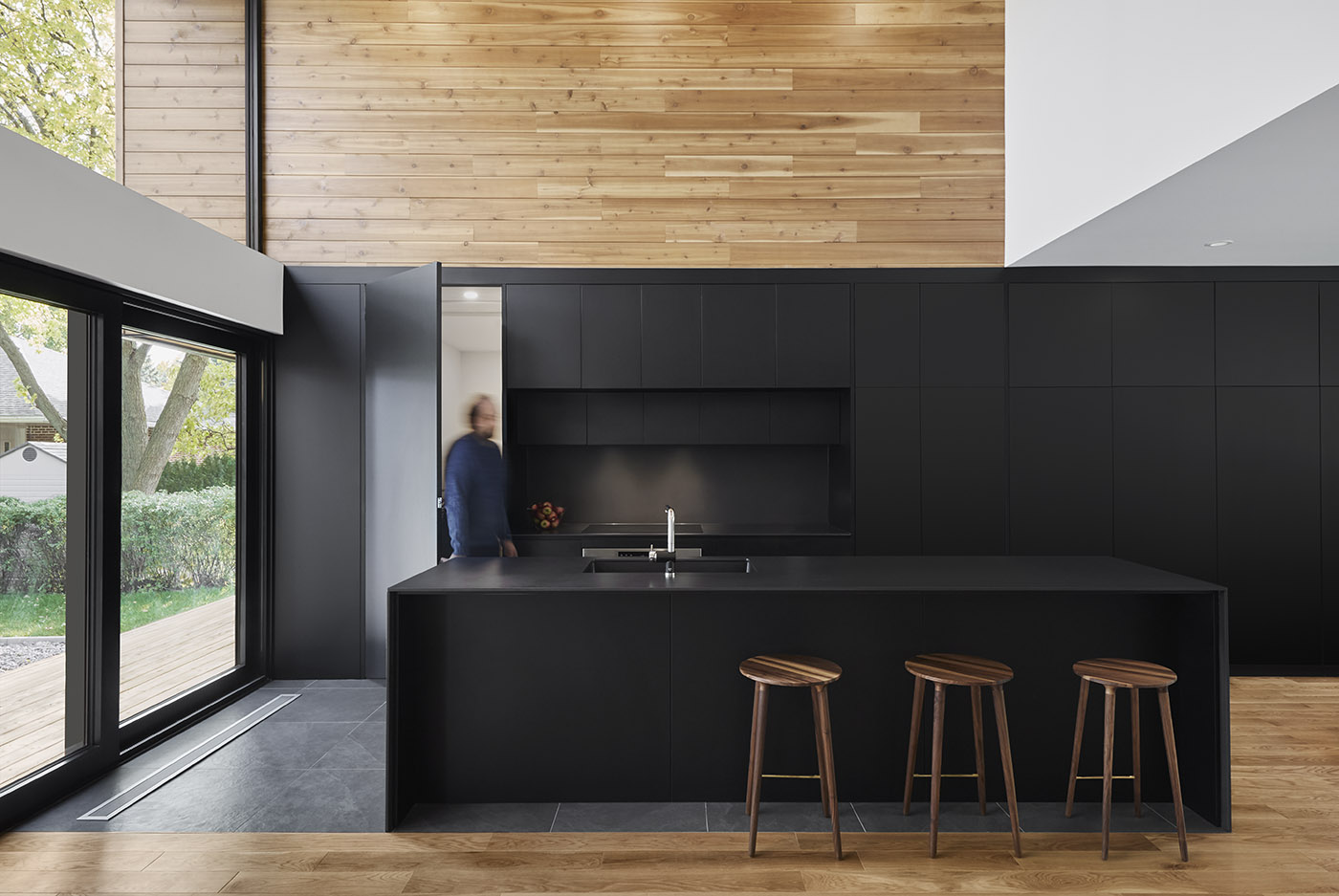 Pearl House, expansion and re-designing of an existing volume. A large unique space to live as a family
