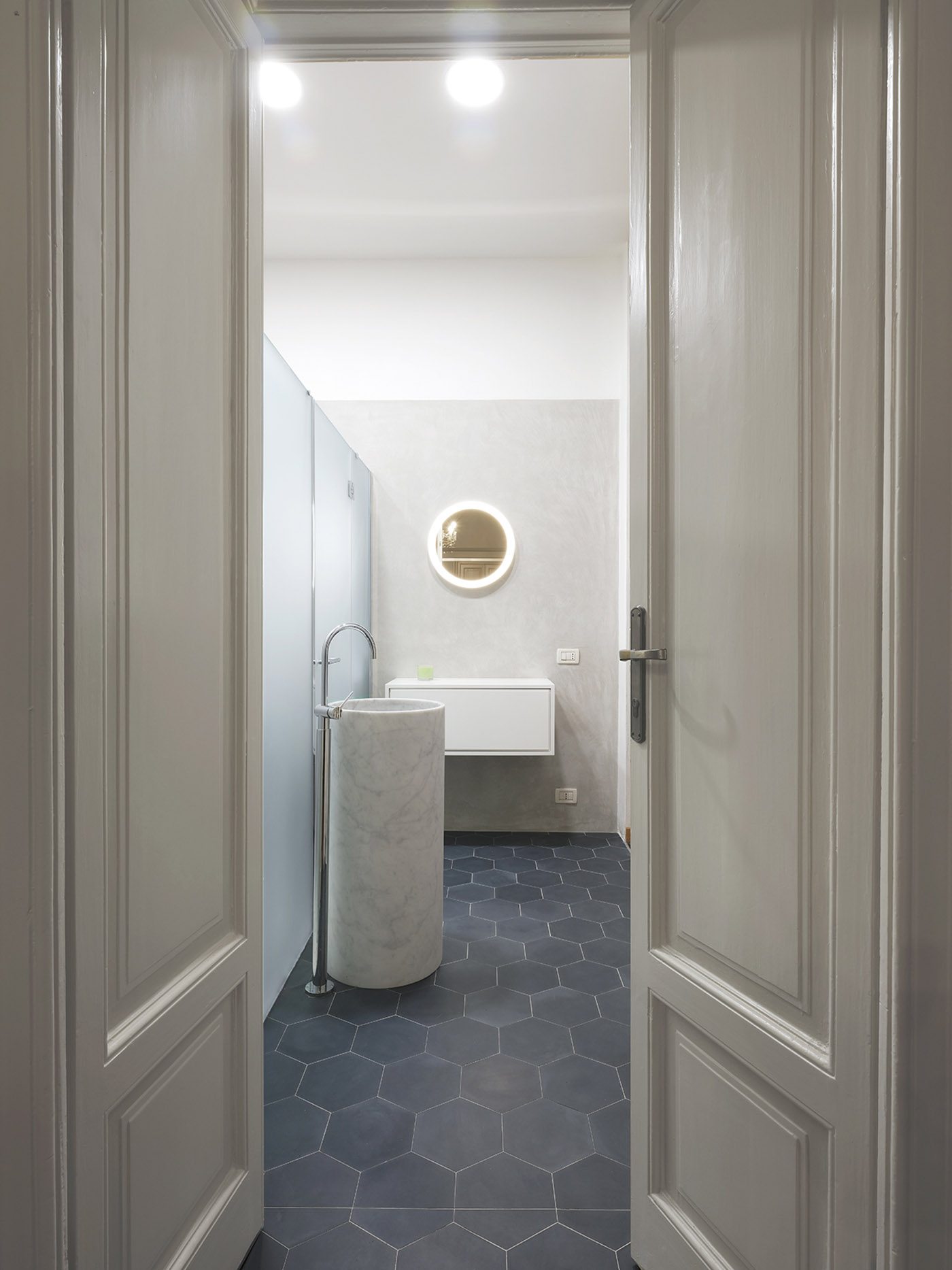 The project of Casa G in Bergamo and the importance of giving value to everyday actions by staying significantly in the present, while honoring the past