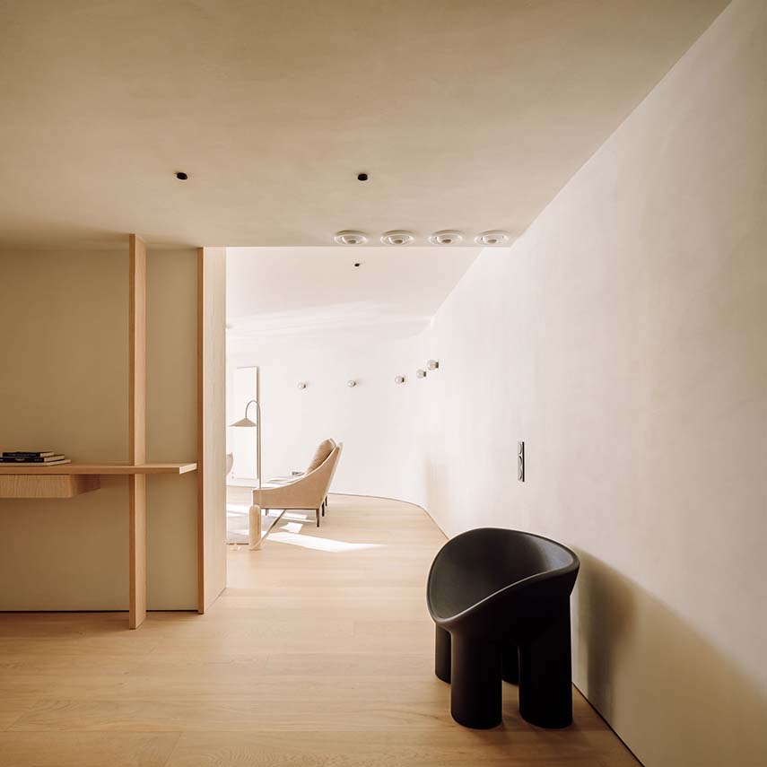 Intimate and personalized tones in Apartment AP for maximum comfort