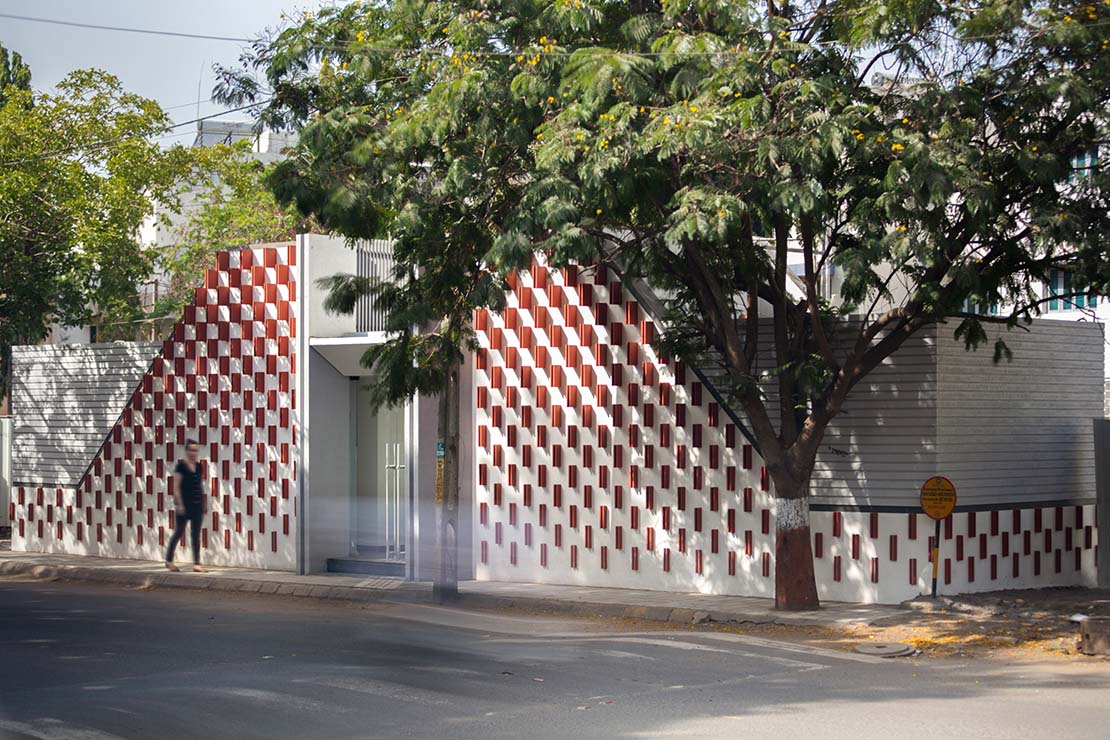 El Pabellón temporal Business Centrum Sales se inspira en las características naturales del entorno