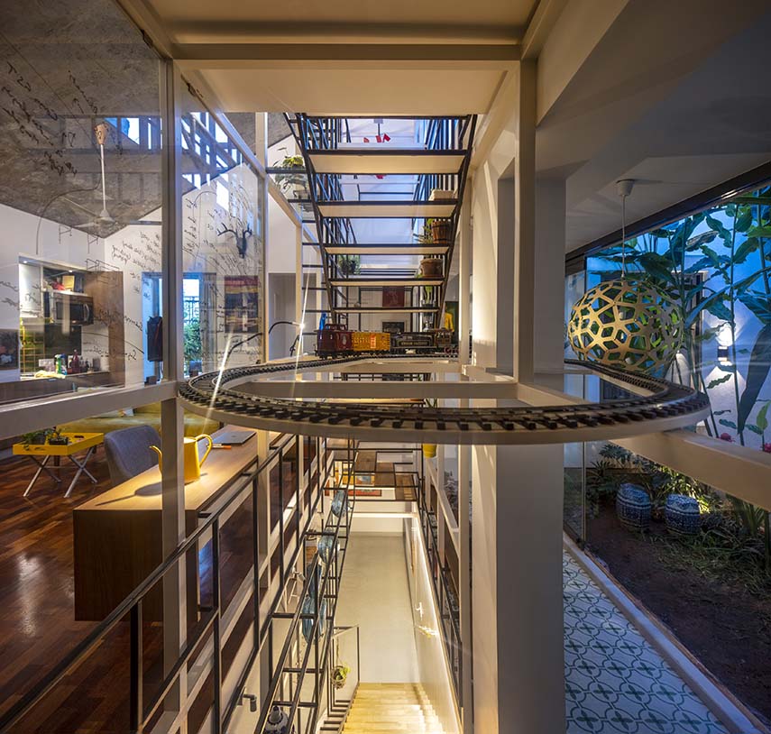 Aadyam. A variegated and generous house that embraces polarity
