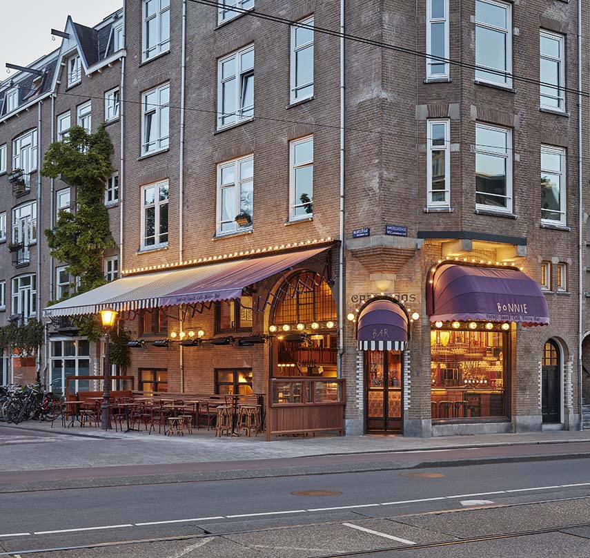 Bonnie bar-bistro design celebrates the hospitality of old cafes in Amsterdam, amid drinks and stories