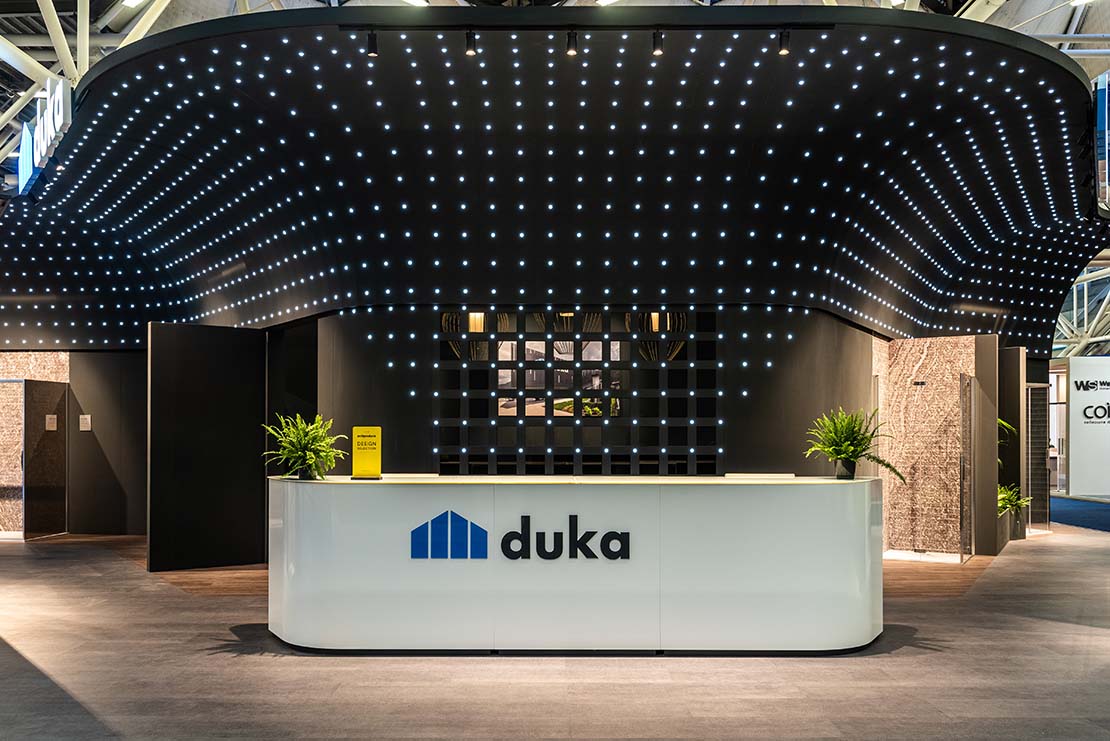 Stand de Duka en Cersaie de Bolonia. Concept sobre el arte del agua para un recorrido sensorial