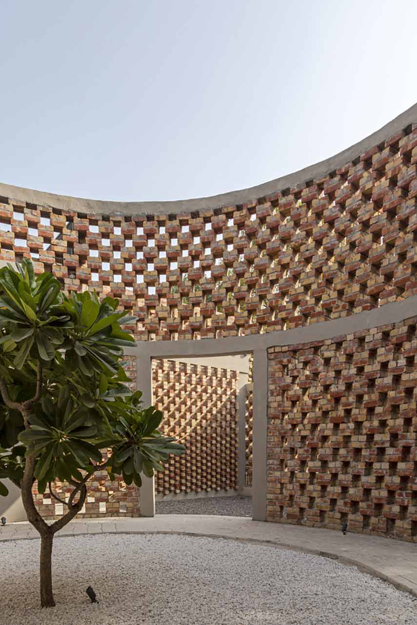 Exploring the relationship of sunlight and structure- The Brick House in New Delhi