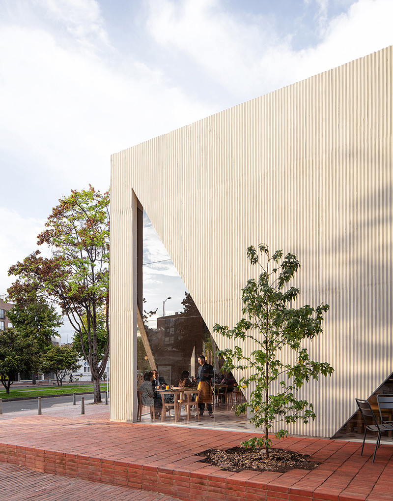 triangular openings for white volume