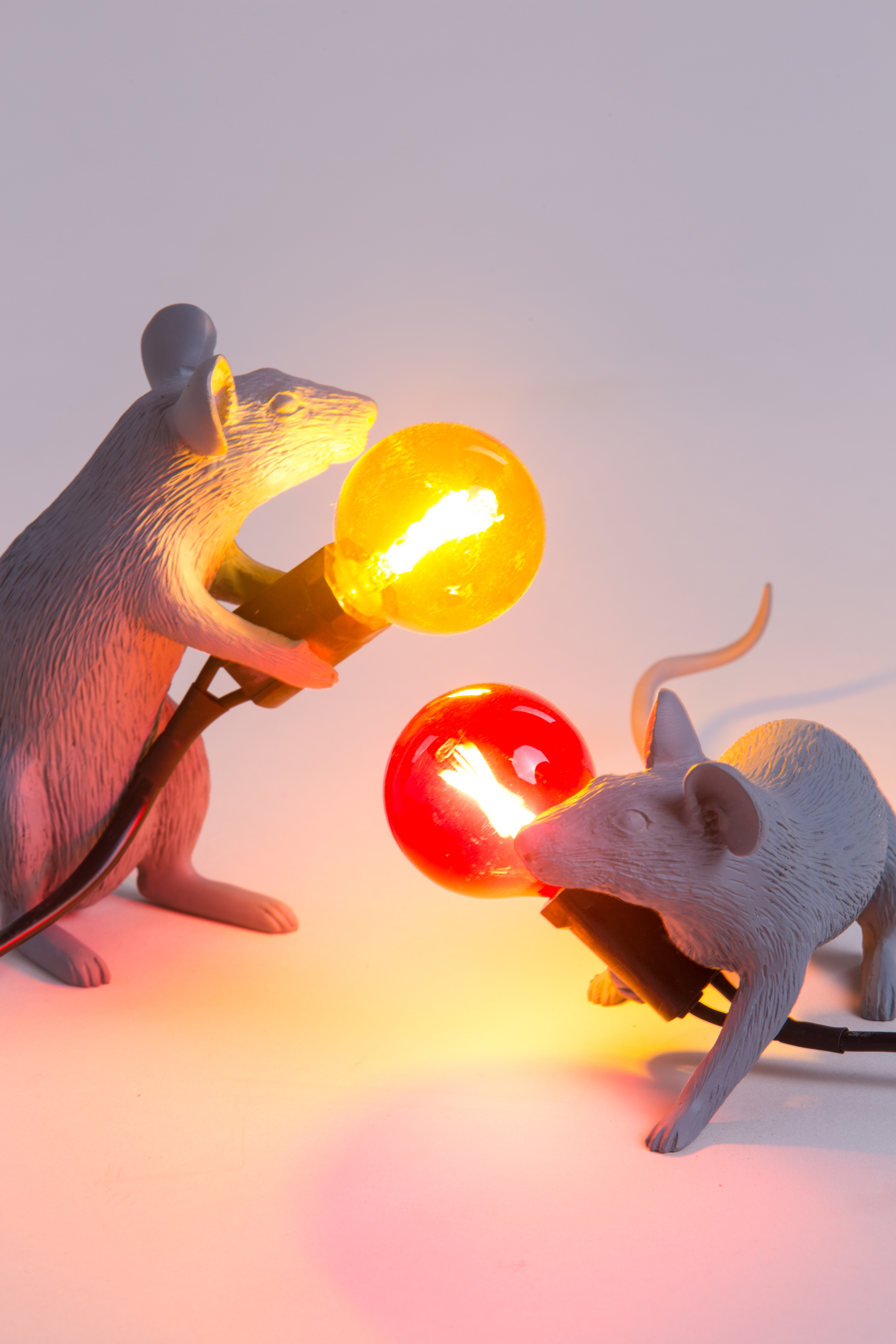 Ratón con luz azul y luz