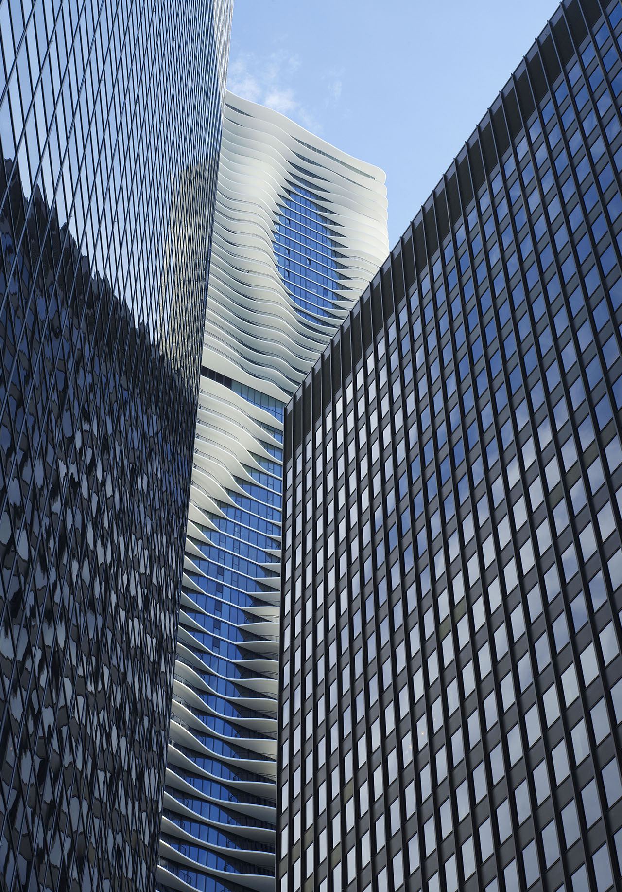 Aqua Tower by Studio Gang on arkitectureonweb