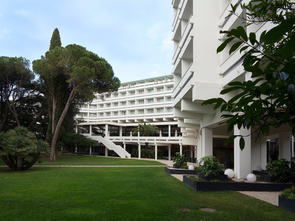 Hotel con vista al parque