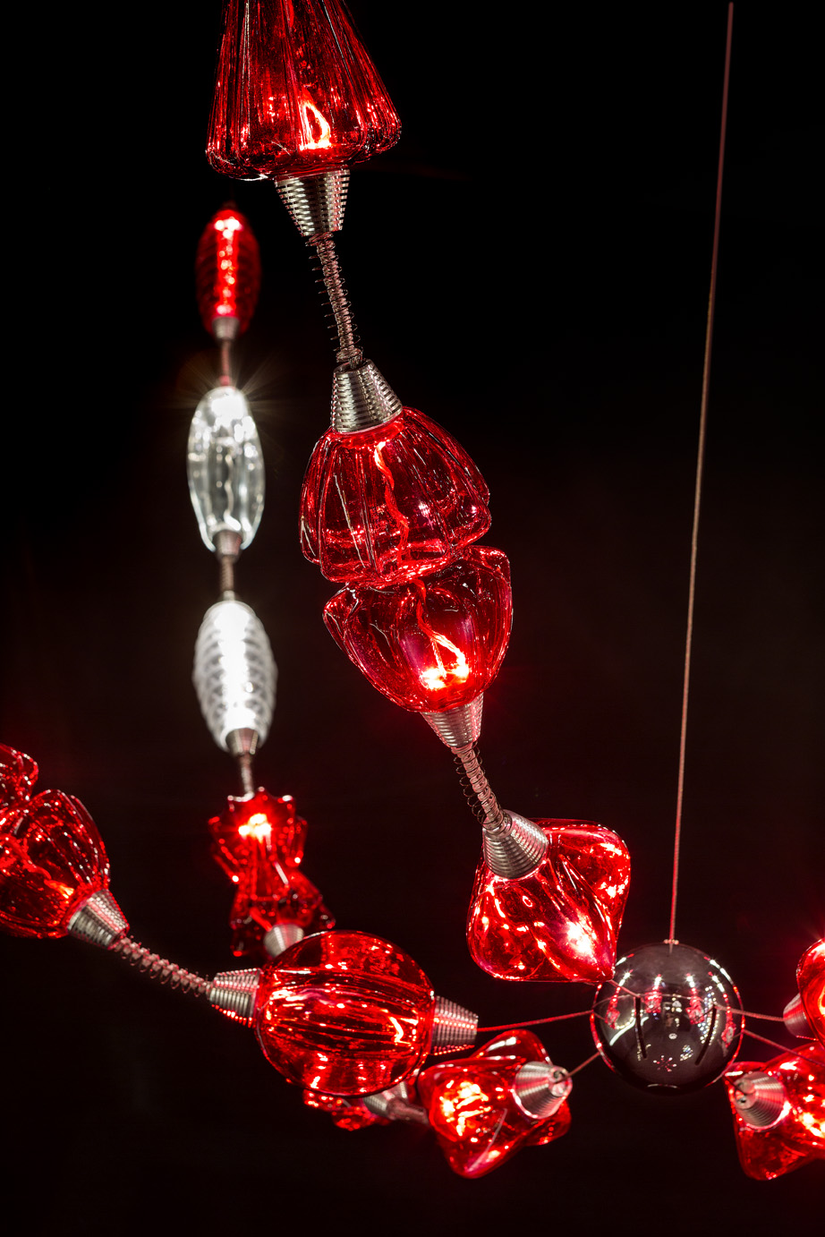 luce come gioielllo pendente rosso